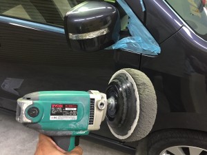 直射日光を避け、屋内にてメンテナンス! 今日のお仕事