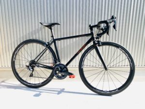 私も気になる鉄フレームです。