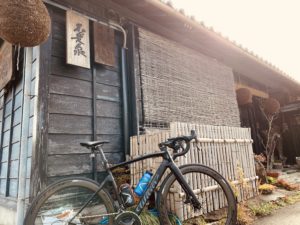 お店前で撮影のマイバイク