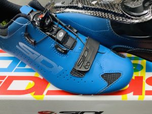 クルマも自転車も足元は重要です?