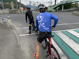 この時間帯はクルマも少なくて走り易いですよ。