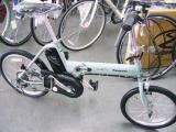 パナソニックの人気コンパクトアシスト自転車！　オフタイム　Ｇ　マットセラドングリーン　です。前回も当店にて試乗会を行ないましたがご好評でした。　意外に走ります！！！