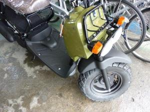 ズーマーのカモフラージュグリーン