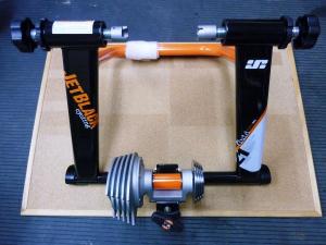 ジェットブラック