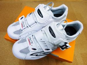 サーファスのロードシューズ