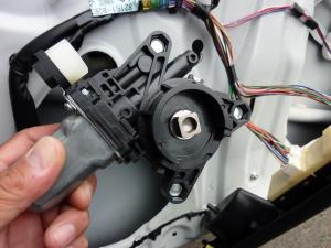 パワーウインドモーター