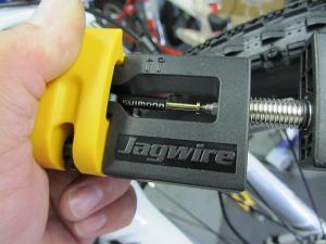 ワイヤーカット