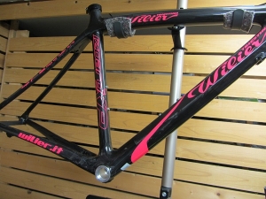 フクシアピンク