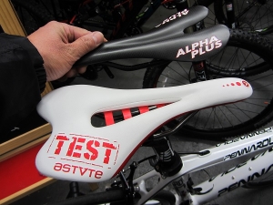 ＴＥＳＴサドル